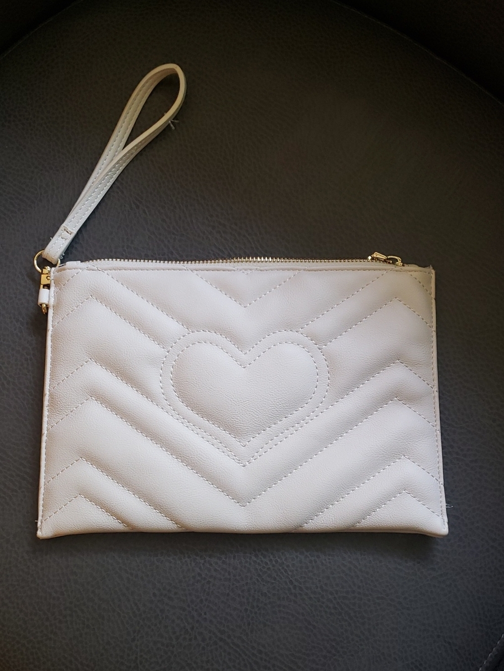 Womens White Quilted Heart Wristlet Clutch